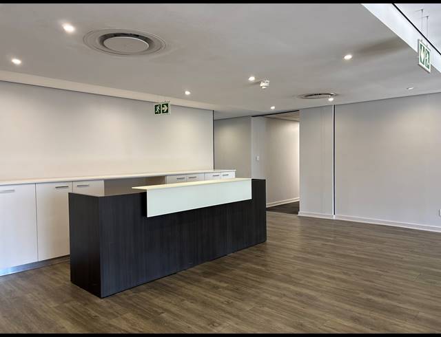 1,678.60M² OFFICE TO LET IN LA LUCIA